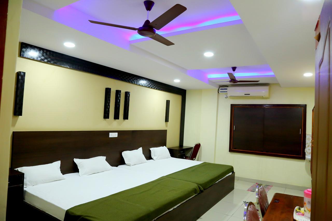 Divya Lodge Hyderabad Exterior photo