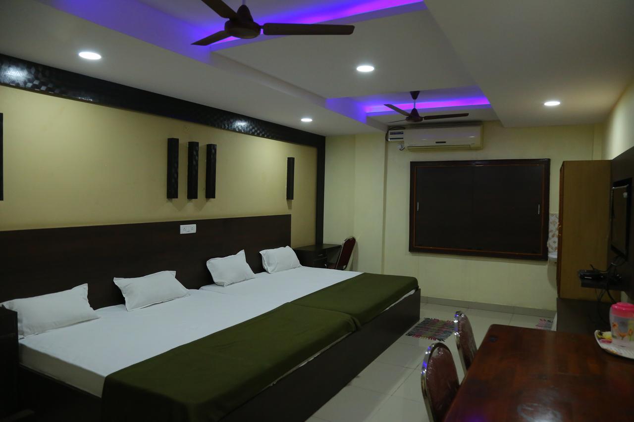 Divya Lodge Hyderabad Exterior photo