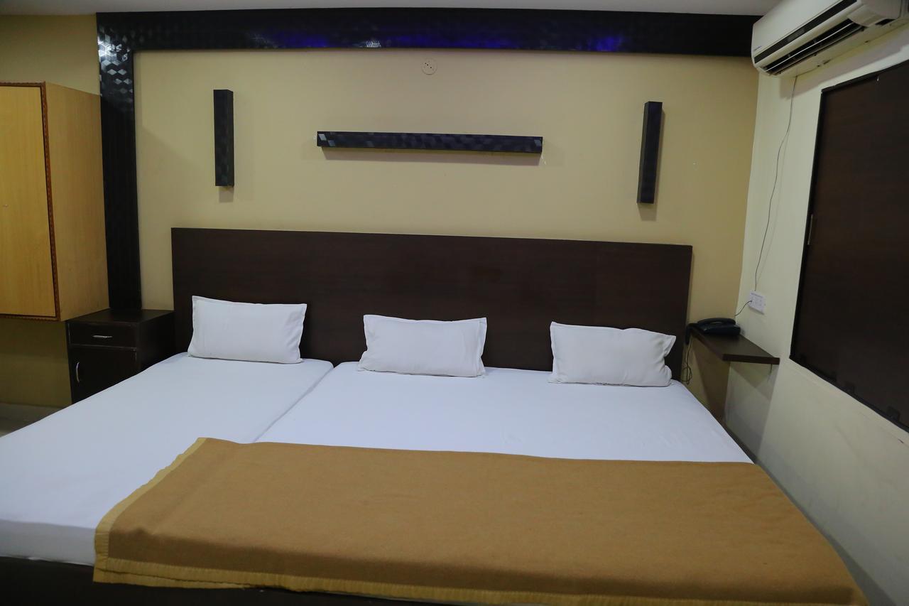 Divya Lodge Hyderabad Exterior photo